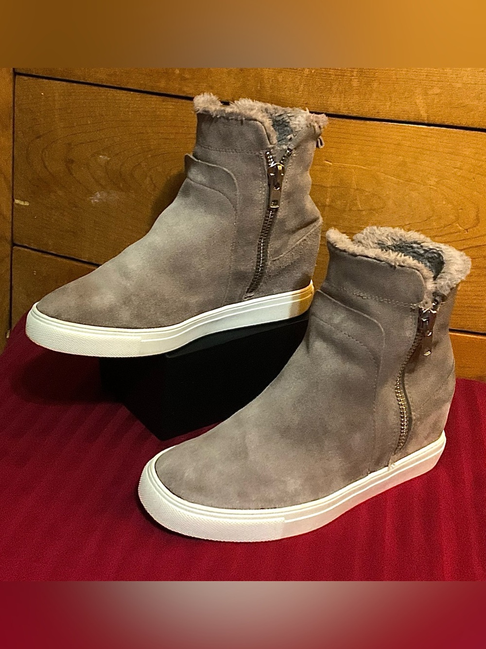 NEWER Steve Madden womens  HIGH TOP CAMELA SNEAKER ! SZ-9
